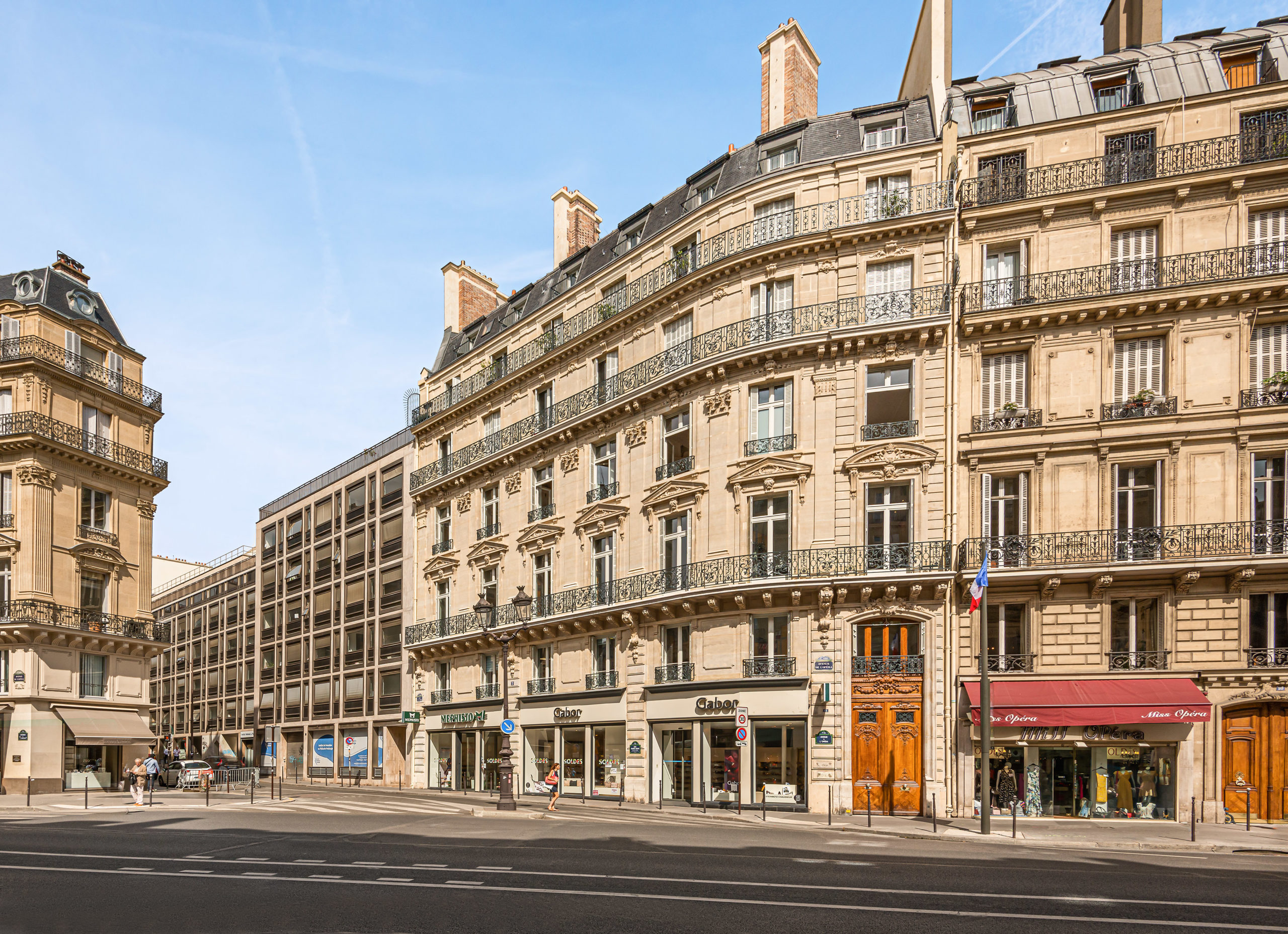 Façade d'immeuble à Paris
