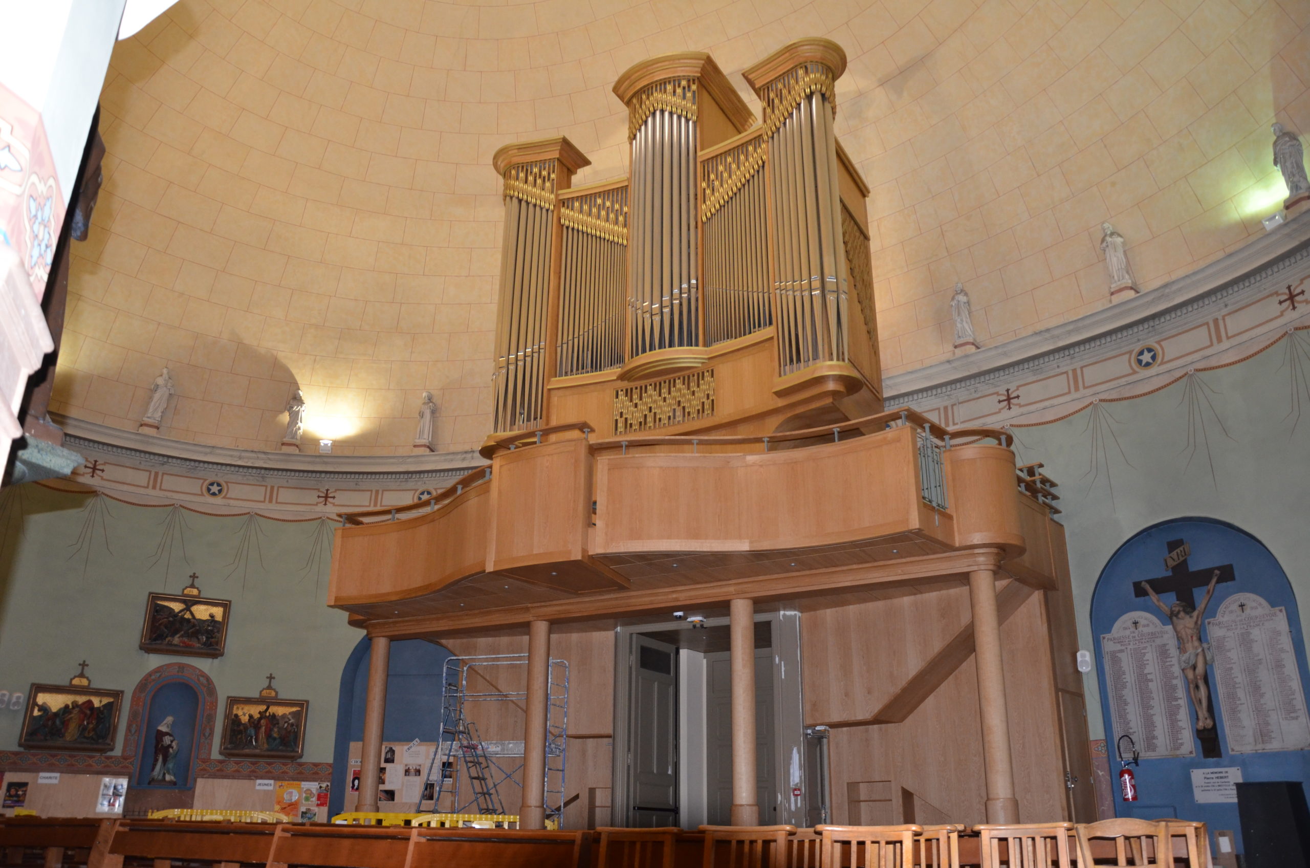 Tribune d'un orgue église